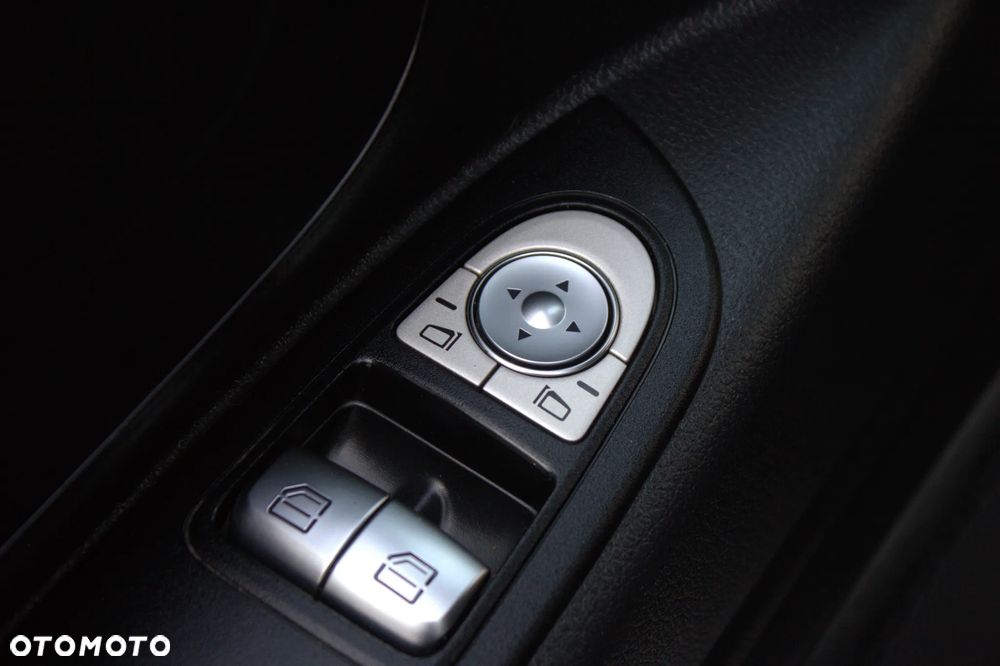 Mercedes-Benz VITO - 23