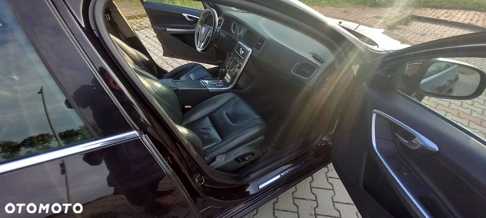 Volvo V60 D5 Geartronic Summum - 11