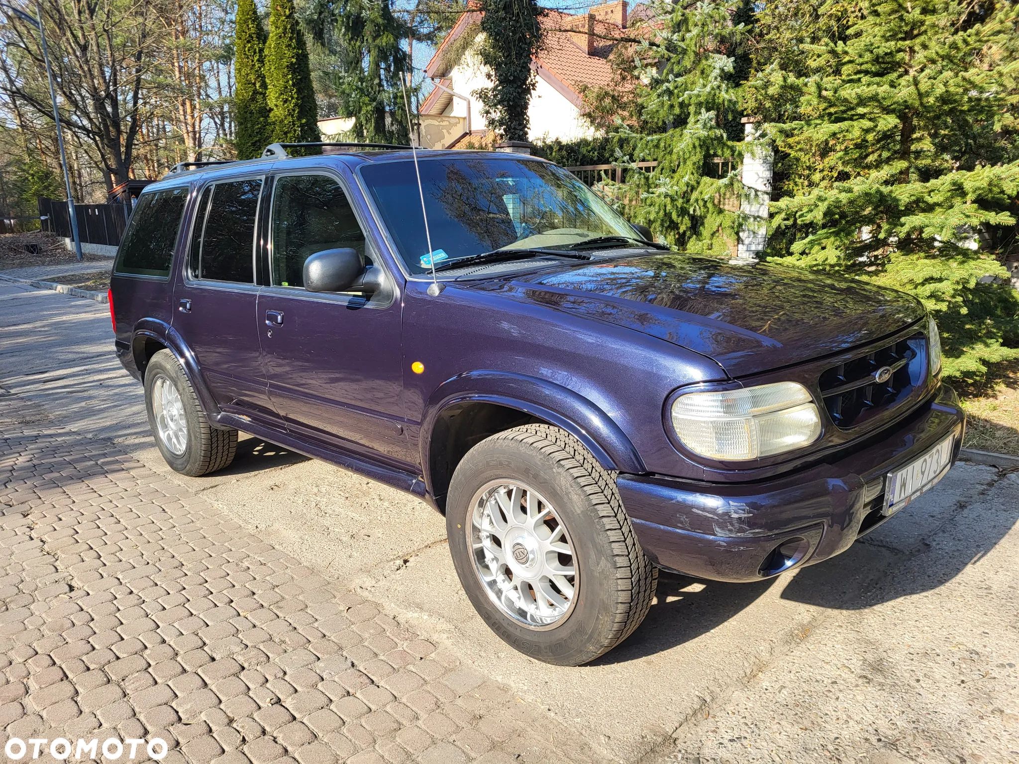 Ford Explorer 4.0 - 1
