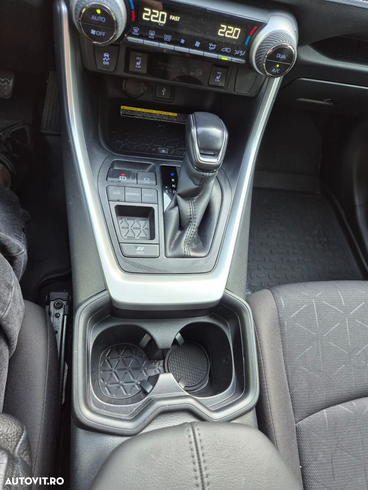 Toyota RAV4 - 11