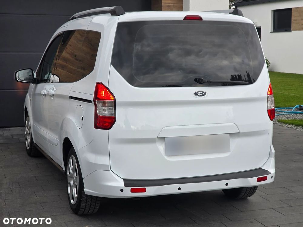 Ford Tourneo Courier 1.5 TDCi Trend - 4