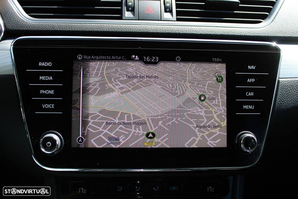 Skoda Superb Break 2.0 TDI Ambition DSG - 36