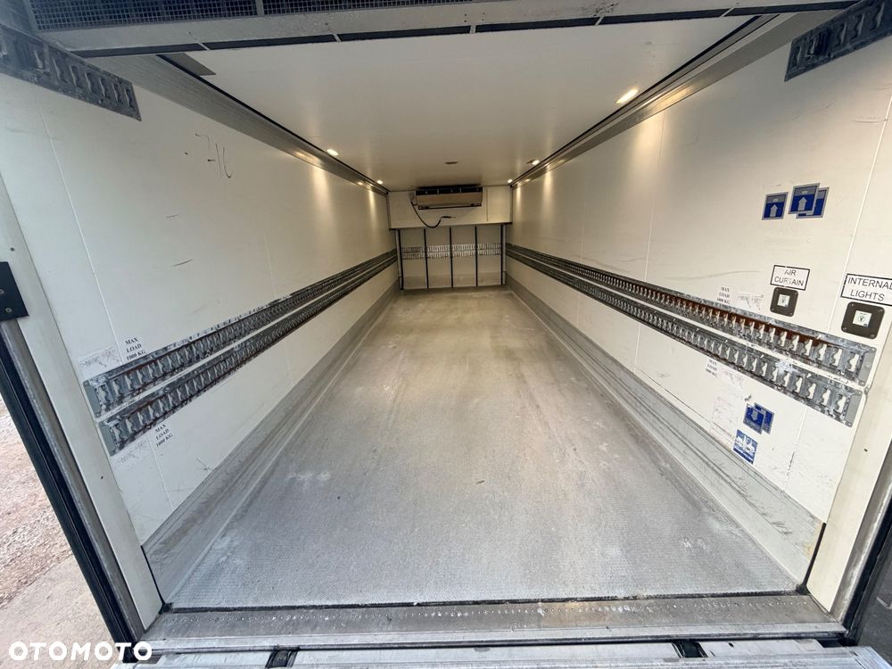 Mercedes-Benz ANTOS /1830/E 6/Chłodnia +Winda /18 Palet / Niski Przebieg122 Tys Km! - 29