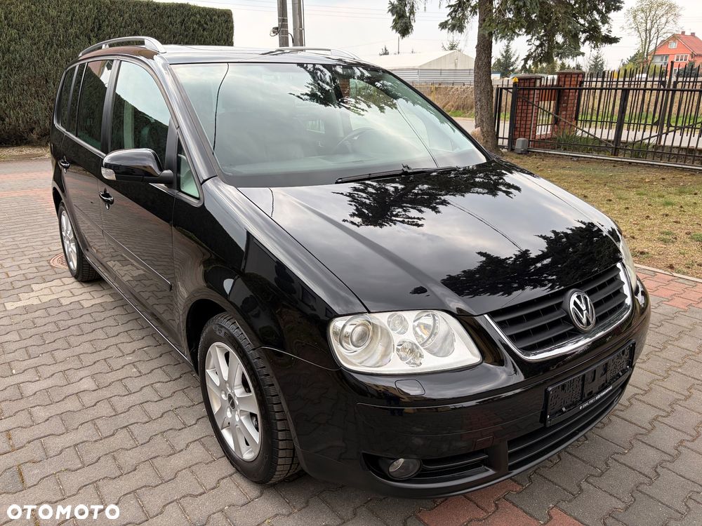 Volkswagen Touran 2.0 FSI Automatik Highline - 2