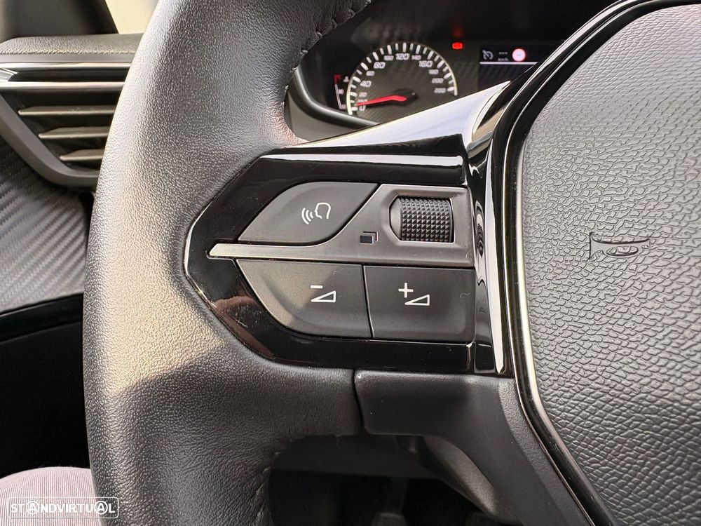 Peugeot 2008 1.5 BlueHDi Allure Pack - 40