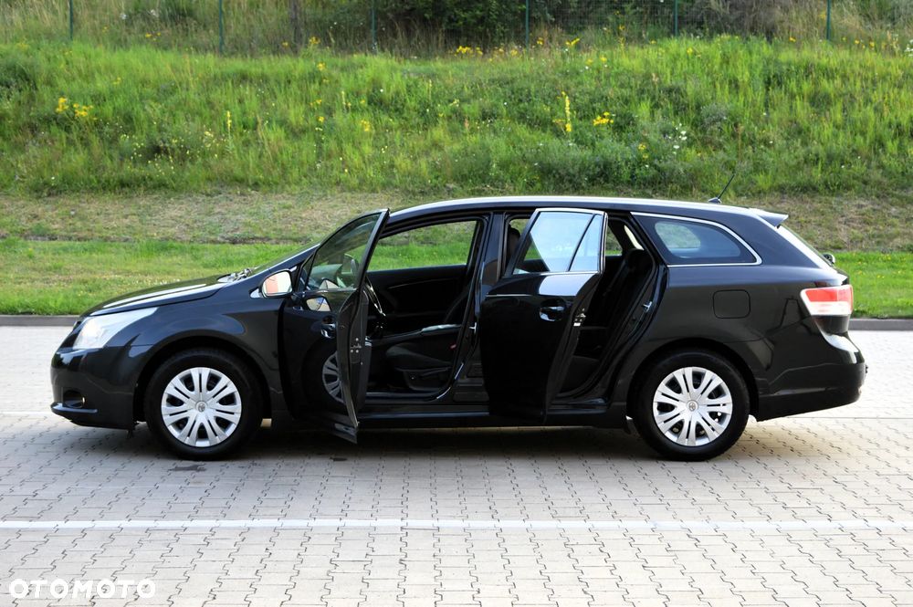 Toyota Avensis 2.0 D-4D Sol - 25