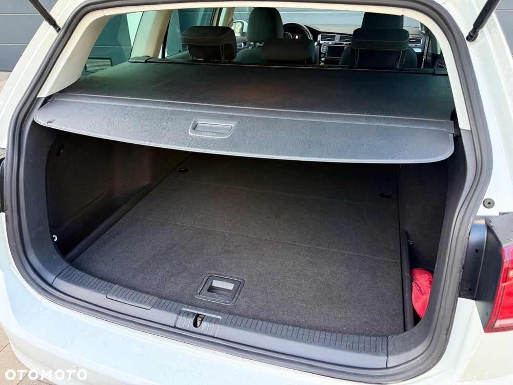Volkswagen Golf - 24