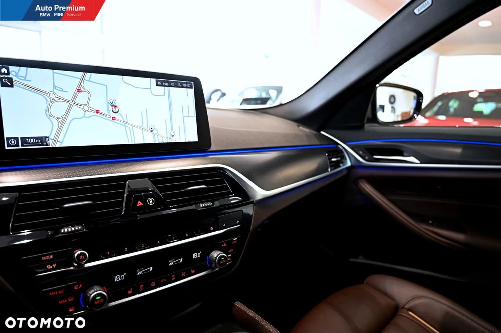 BMW Seria 5 530i xDrive - 7