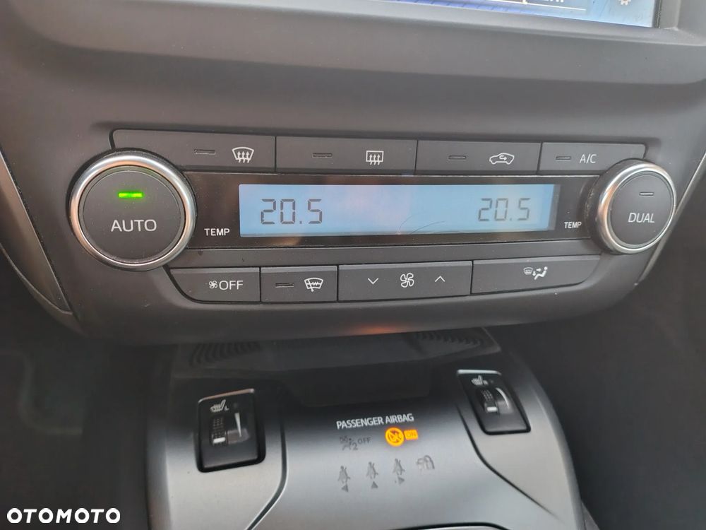 Toyota Avensis 2.0 D-4D Premium - 8