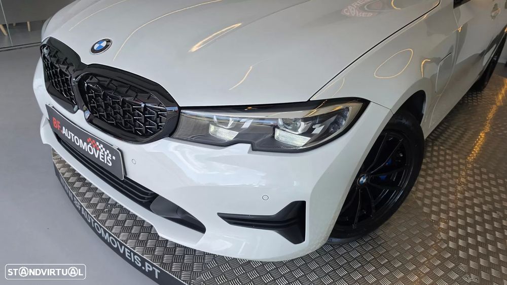BMW 330 e Line Sport Auto - 27