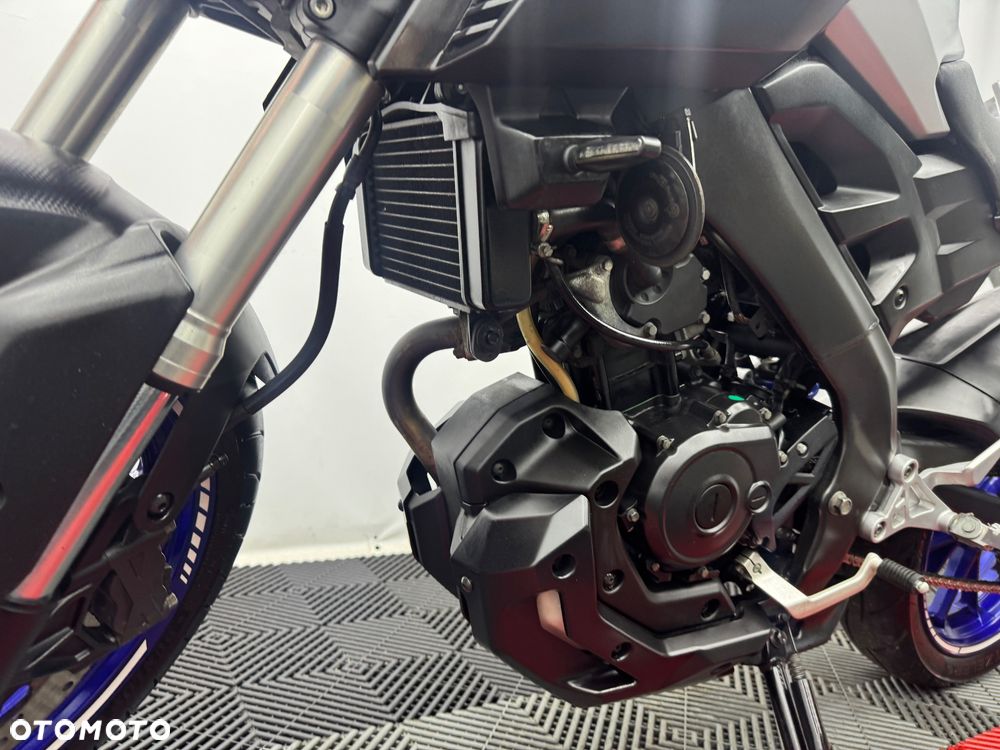Yamaha MT - 16