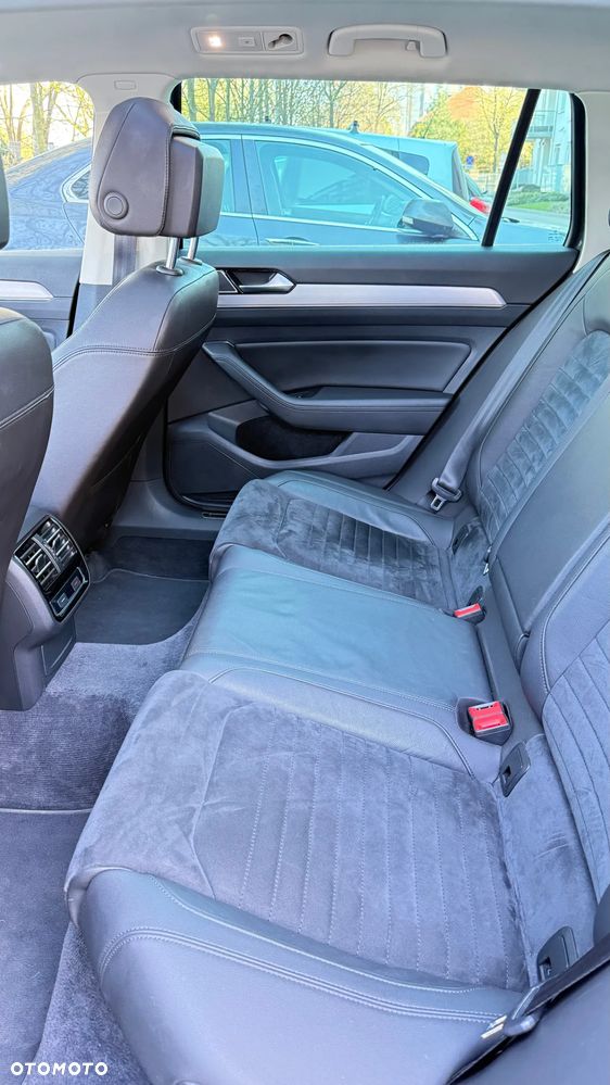 Volkswagen Passat Variant 2.0 TDI Bi-Turbo BMT 4Mot Highline DSG - 17