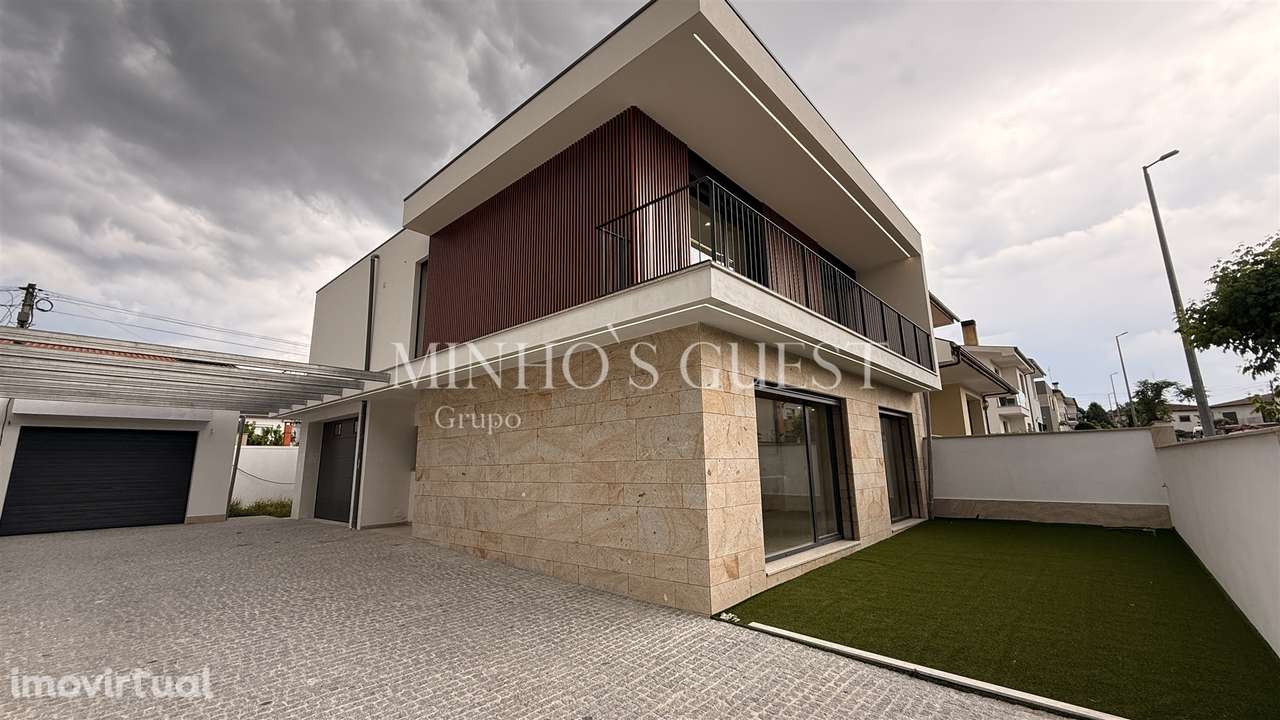 Moradia Individual V4 (274m2) c/ AC e Logradouro - Palmeira Braga - Grande imagem: 2/30
