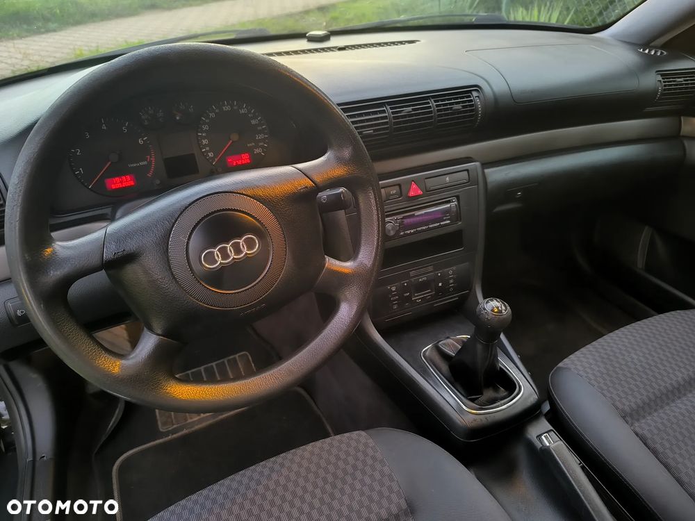 Audi A4 Avant - 4