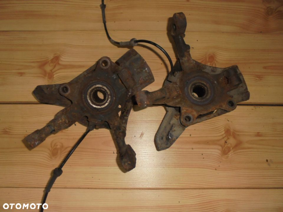 ZWROTNICA PIASTA Z ABS PRAWY PRZOD MULTIPLA I 1.6 - 5