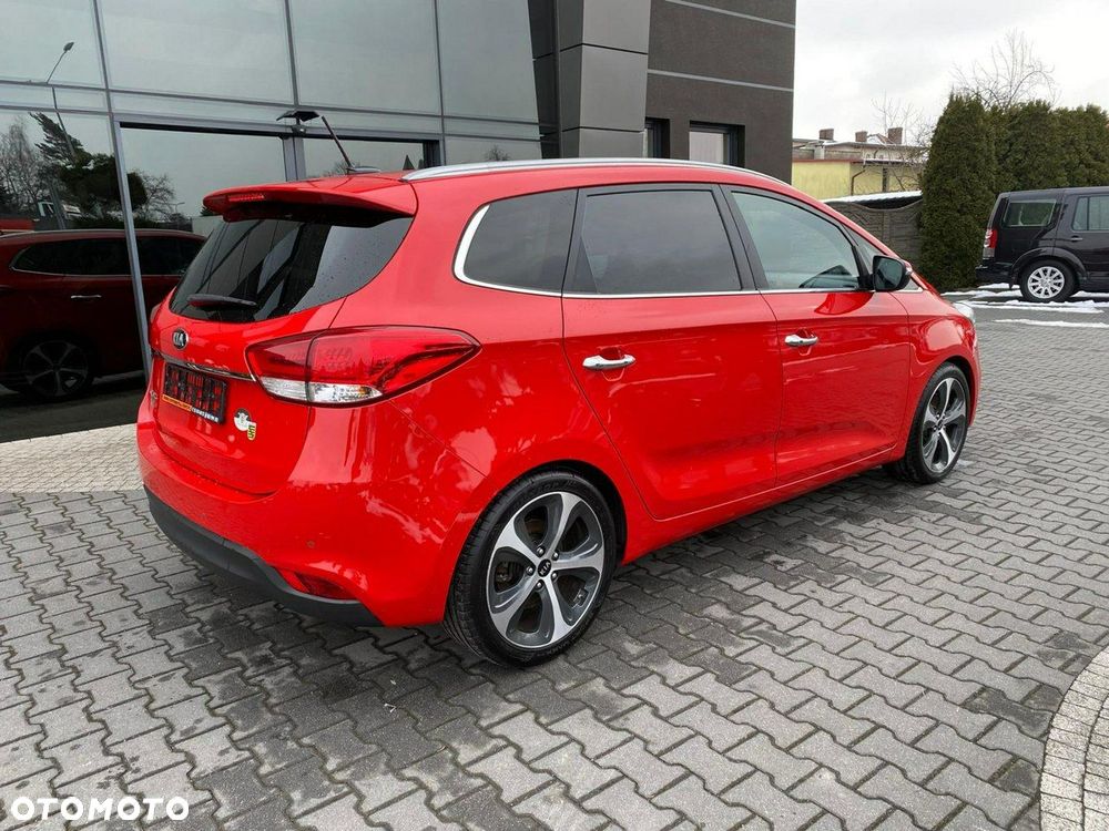 Kia Carens - 4