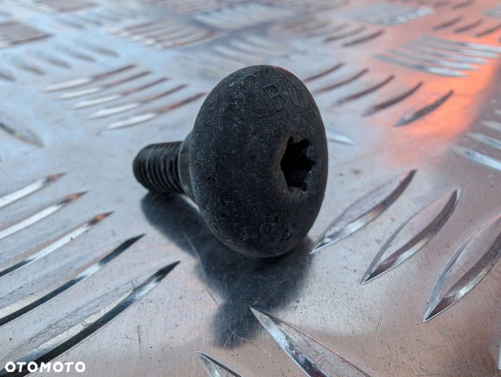 SCANIA ŚRUBY ŚRUBA BLENDY PRZECIWSŁONECZNEJ - 5