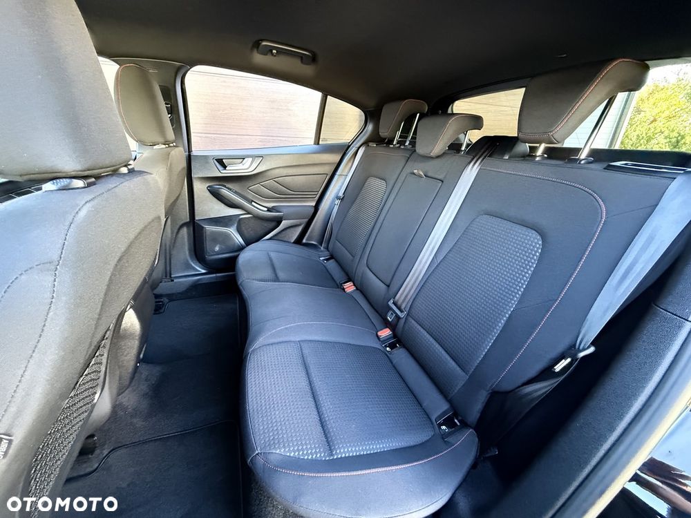 Ford Focus 1.0 EcoBoost Hybrid ST-LINE DESIGN - 18