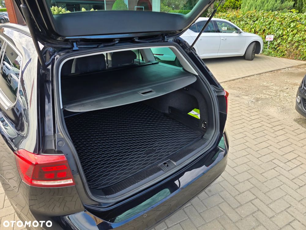 Volkswagen Passat Variant - 19