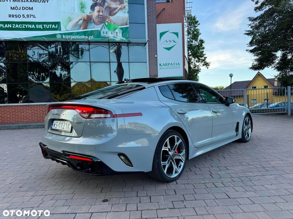 Kia Stinger - 14