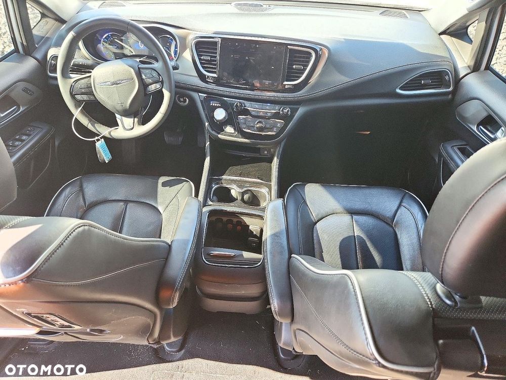 Chrysler Pacifica - 8