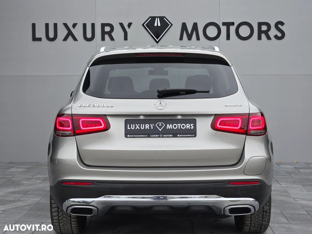 Mercedes-Benz GLC 300 de 4Matic 9G-TRONIC - 28