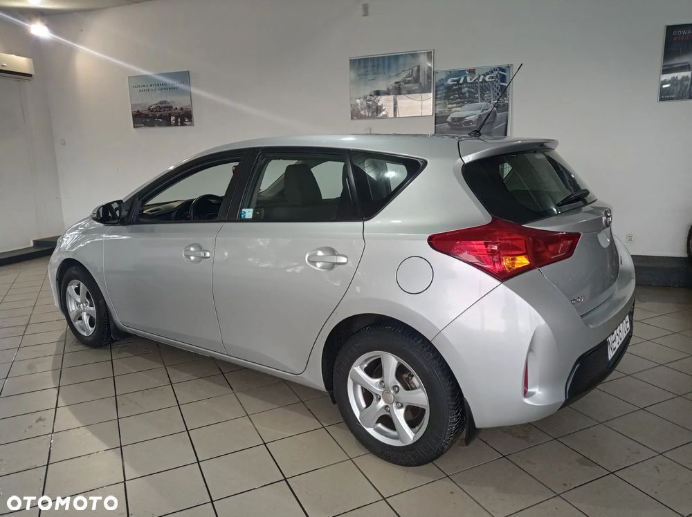 Toyota Auris 1.33 VVT-i Active - 4