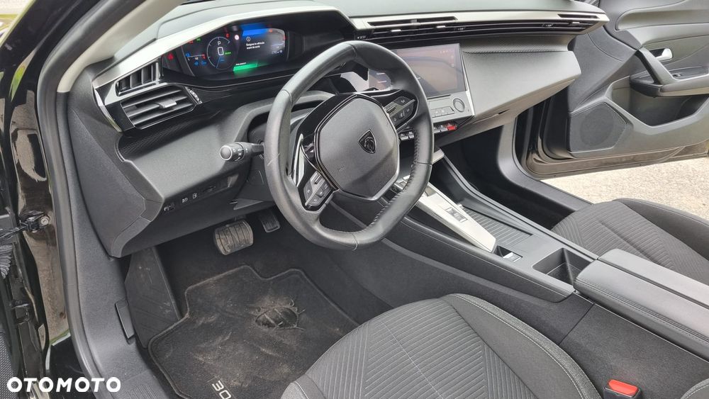 Peugeot 308 180 e-EAT8 GT - 24