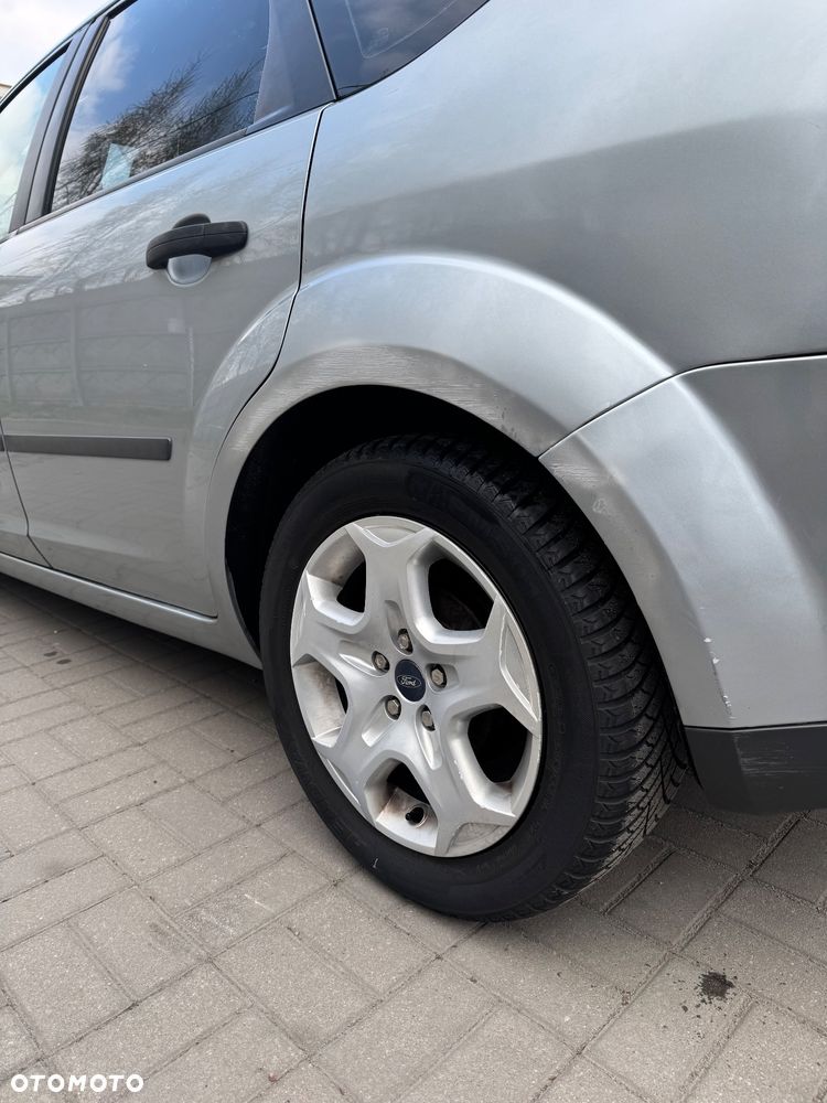 Ford Focus 1.6 TDCi DPF Ambiente - 9