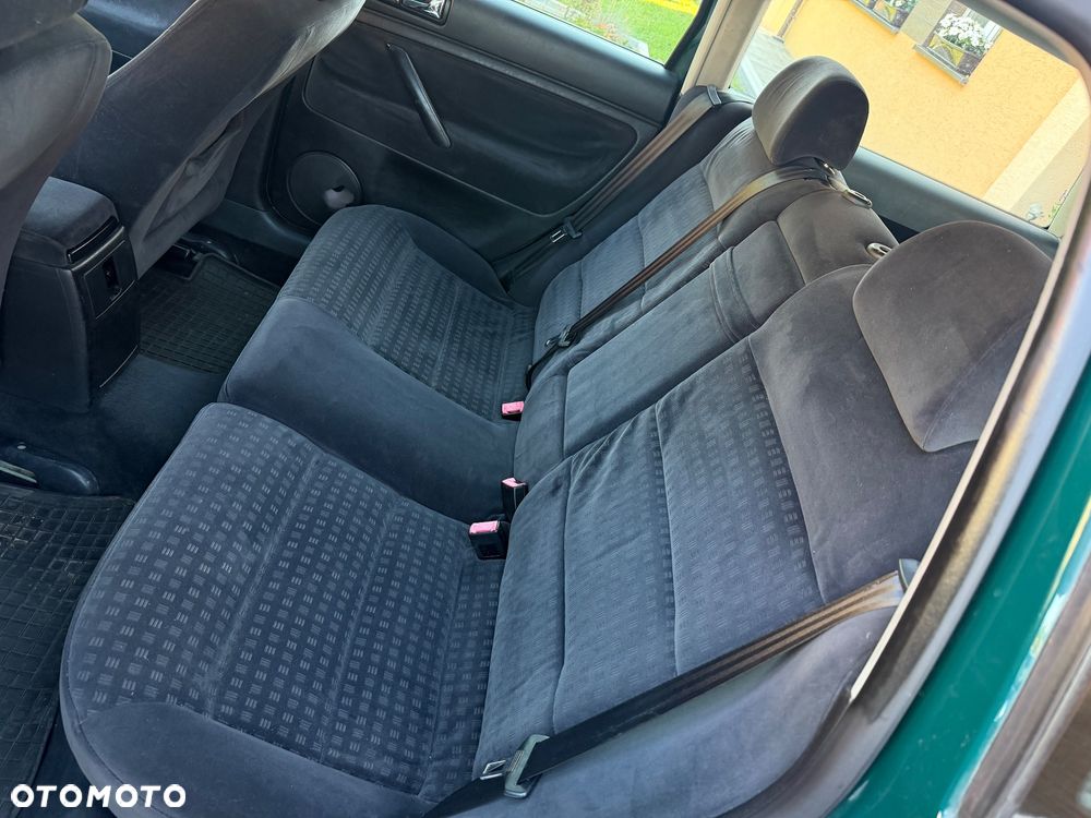 Volkswagen Passat 2.0 Basis - 9