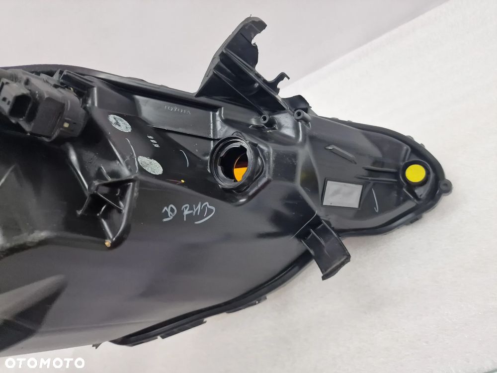 TOYOTA AYGO II 14- LEWA LAMPA PRZEDNIA PRZÓD , NR KOITO 0H-17 , NR AUKCJI LA270 - 12