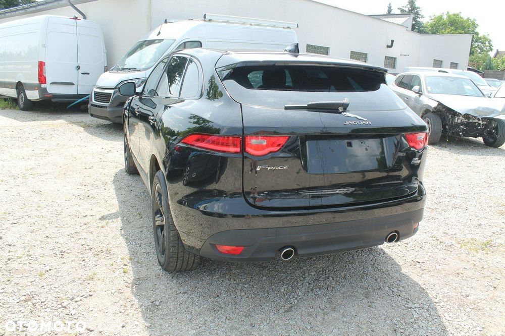 Jaguar F-Pace - 7