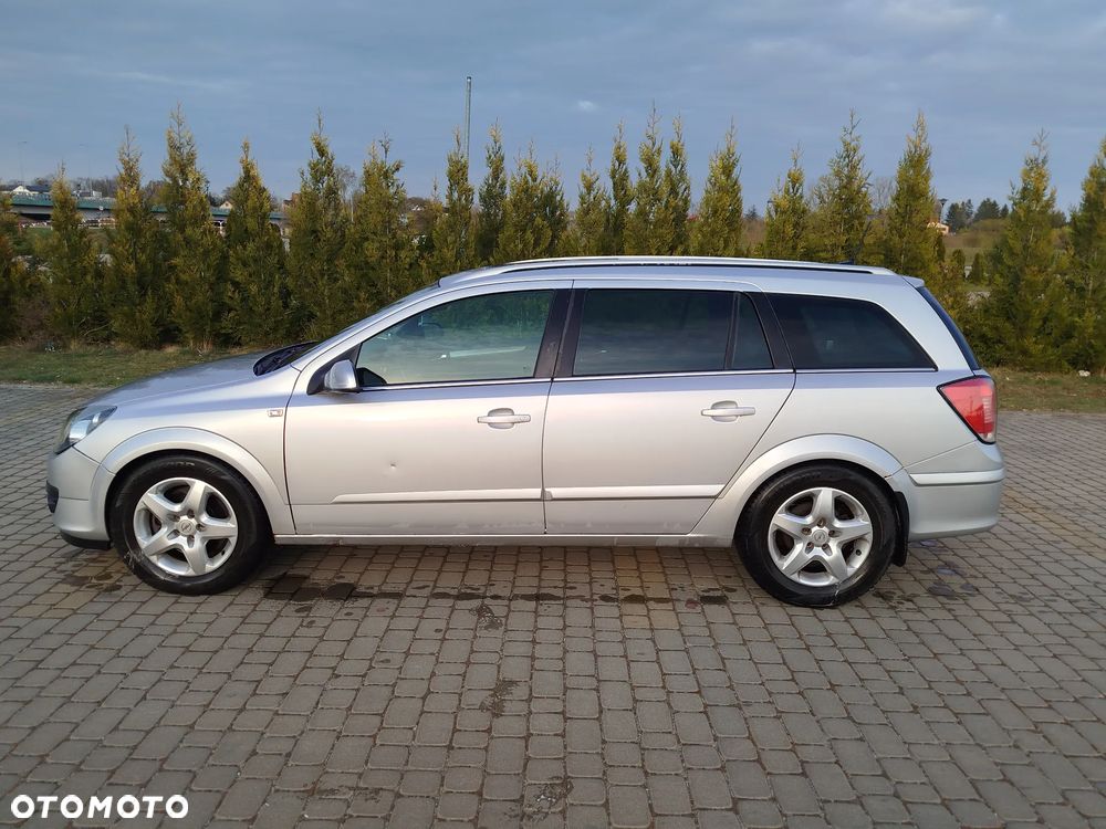 Opel Astra 1.9 CDTI Cosmo - 2