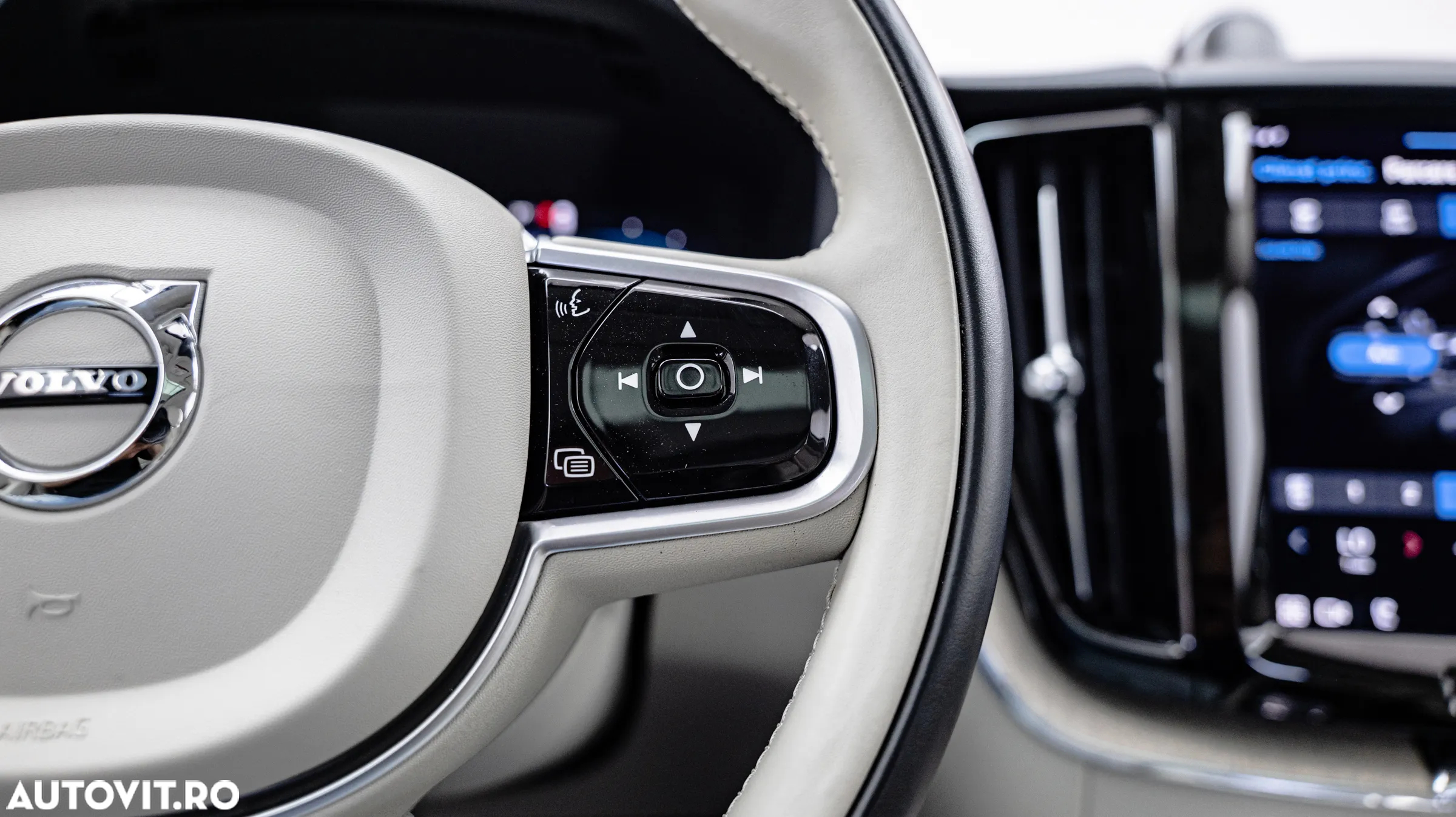 Volvo XC 60 T8 AWD Recharge Geartronic Inscription - 34