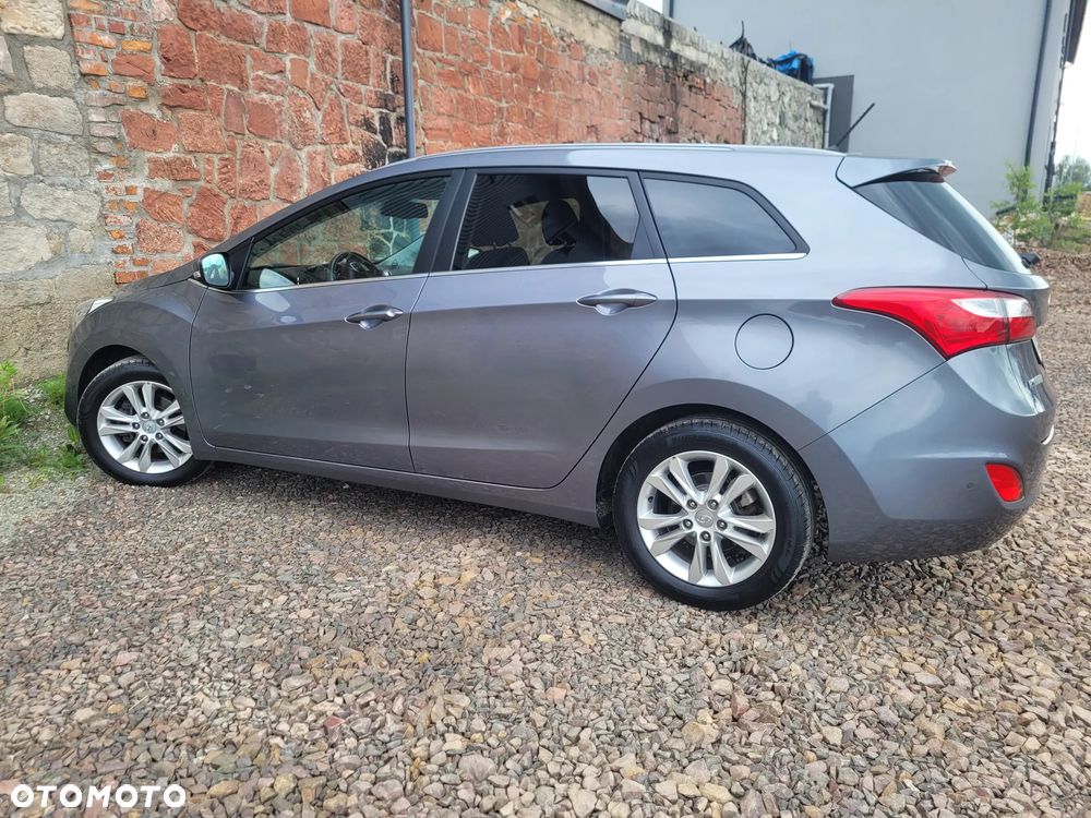 Hyundai i30 i30cw 1.6 Fifa World Cup Edition - 14