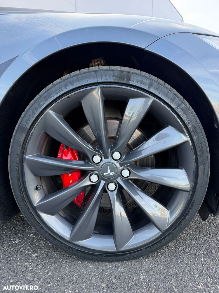 Tesla Model S Ludicrous Performance - 10