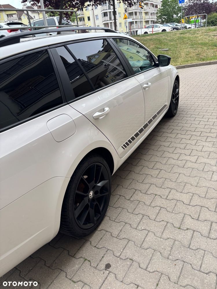 Skoda Octavia 2.0 TDI DSG RS - 5