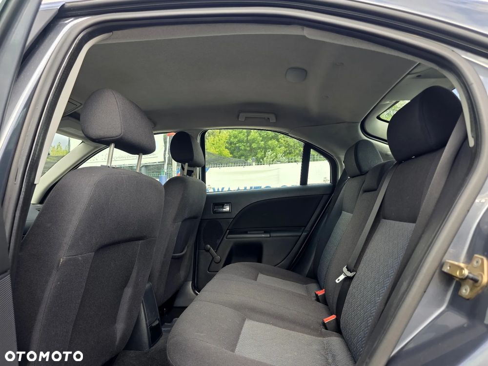 Ford Mondeo 1.8 Trend X - 10