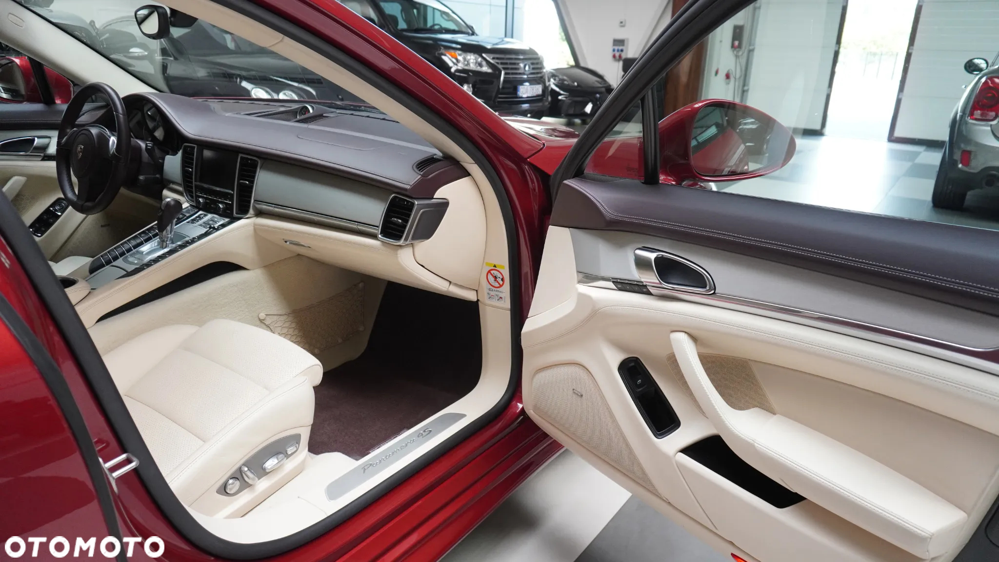 Porsche Panamera 4S - 9