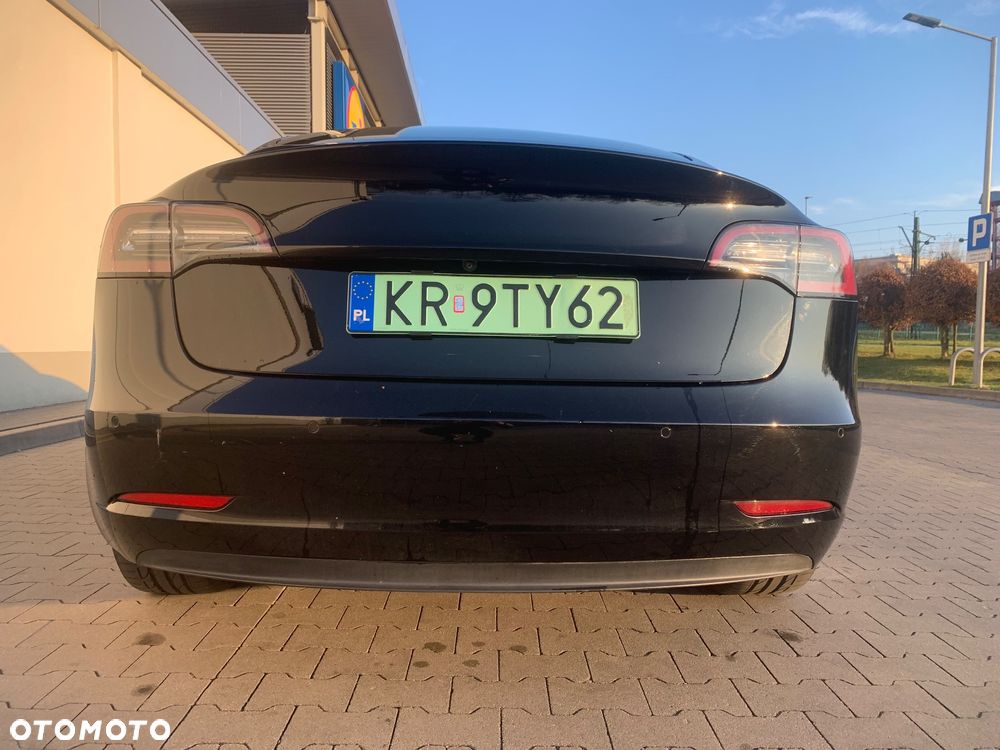 Tesla Model 3 - 12