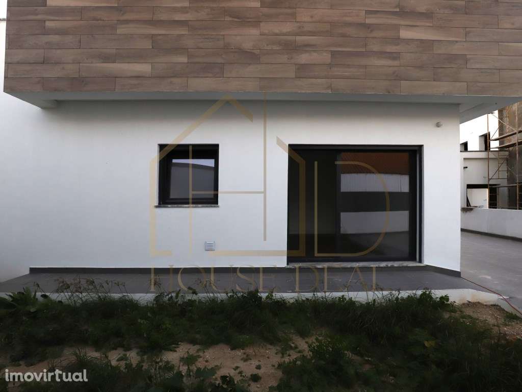 PRONTA!!! Luxuosa Moradia T5 com Garagem e Piscina. Azeitão - Grande imagem: 4/52