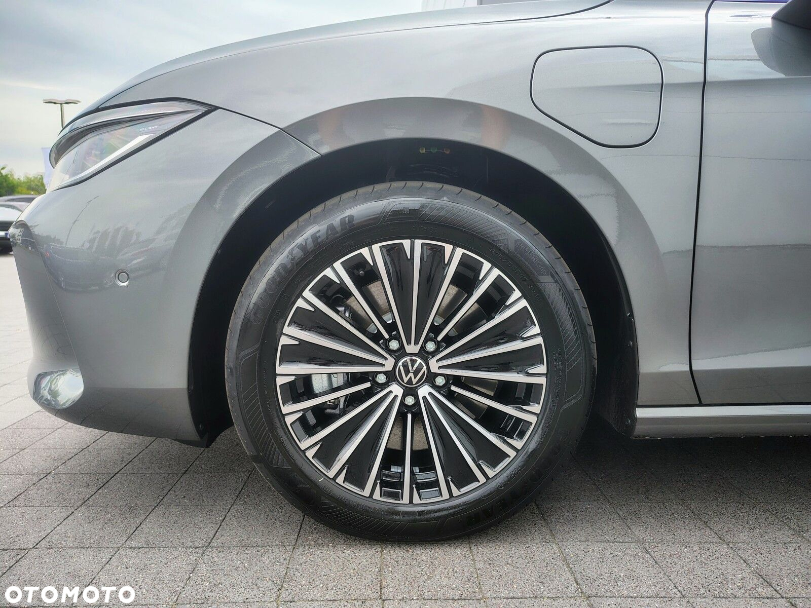 Volkswagen Passat - 8