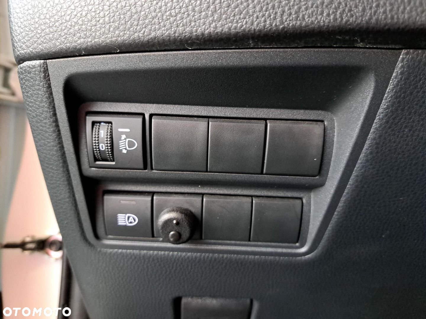 Toyota Yaris - 30