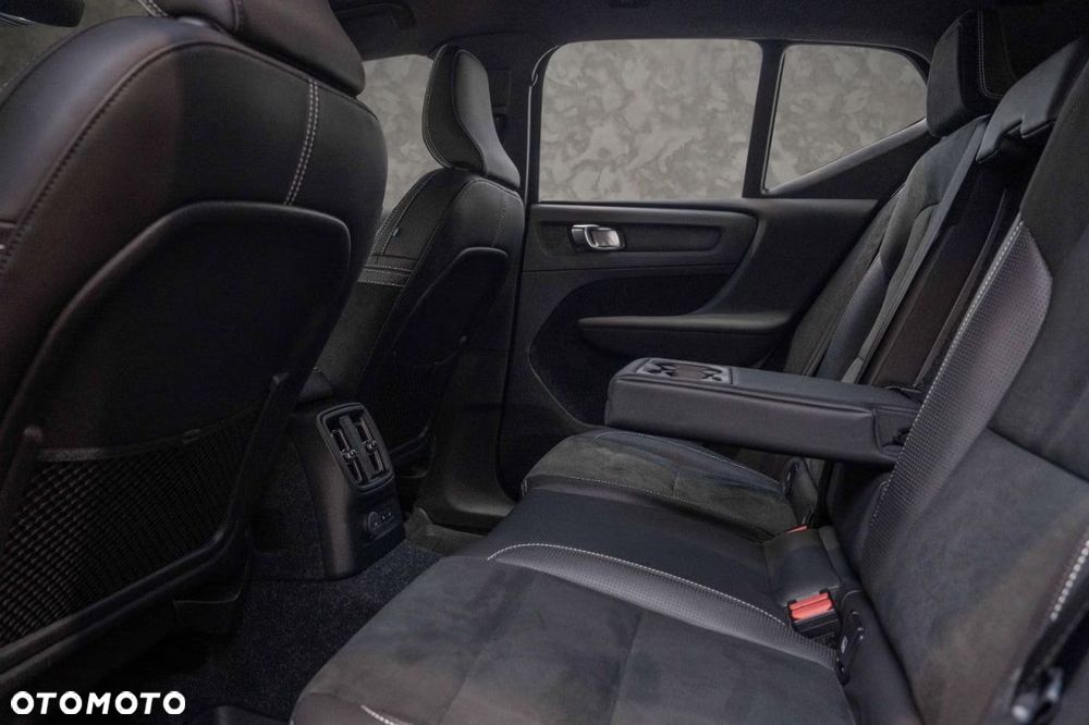 Volvo XC 40 T5 Twin Engine DKG R-Design - 32