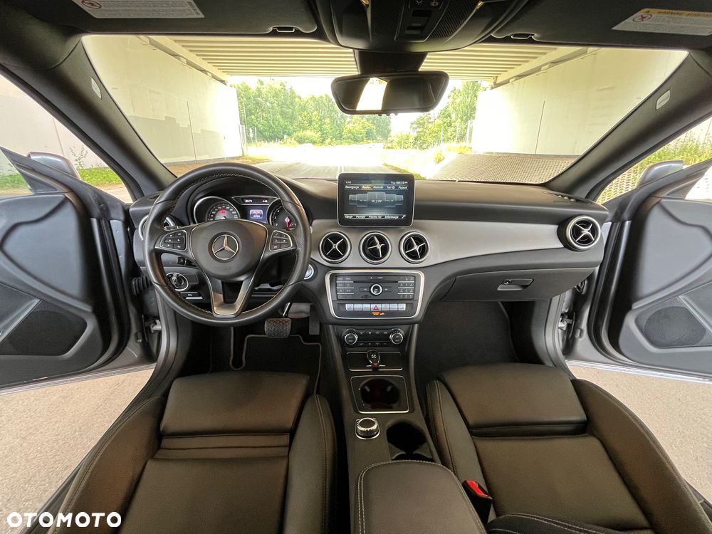 Mercedes-Benz CLA 250 4-Matic AMG Line - 19