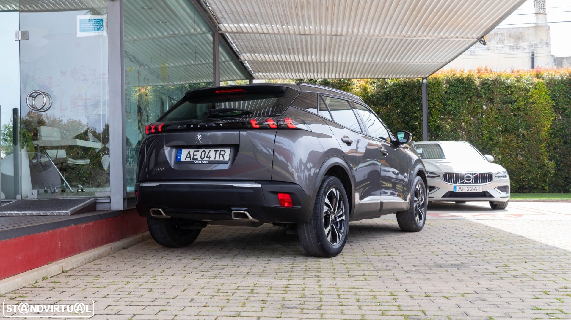 Peugeot 2008 1.2 PureTech Allure EAT8 - 3