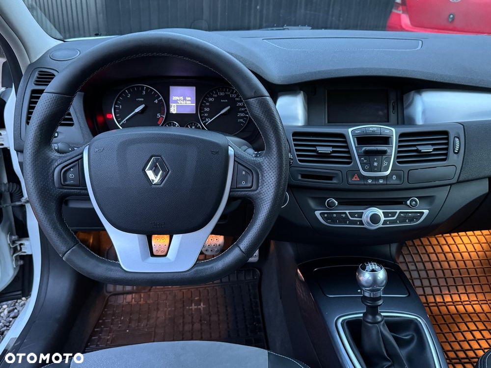 Renault Laguna 2.0 dCi Tech Run - 8