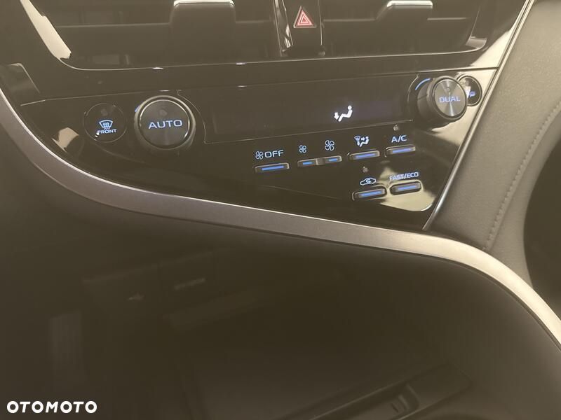 Toyota Camry 2.5 Hybrid Comfort CVT - 17