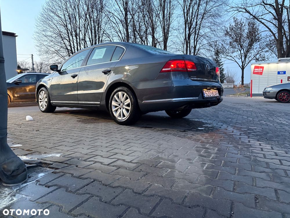 Volkswagen Passat 1.6 TDI DPF BlueMot Comfortline - 5