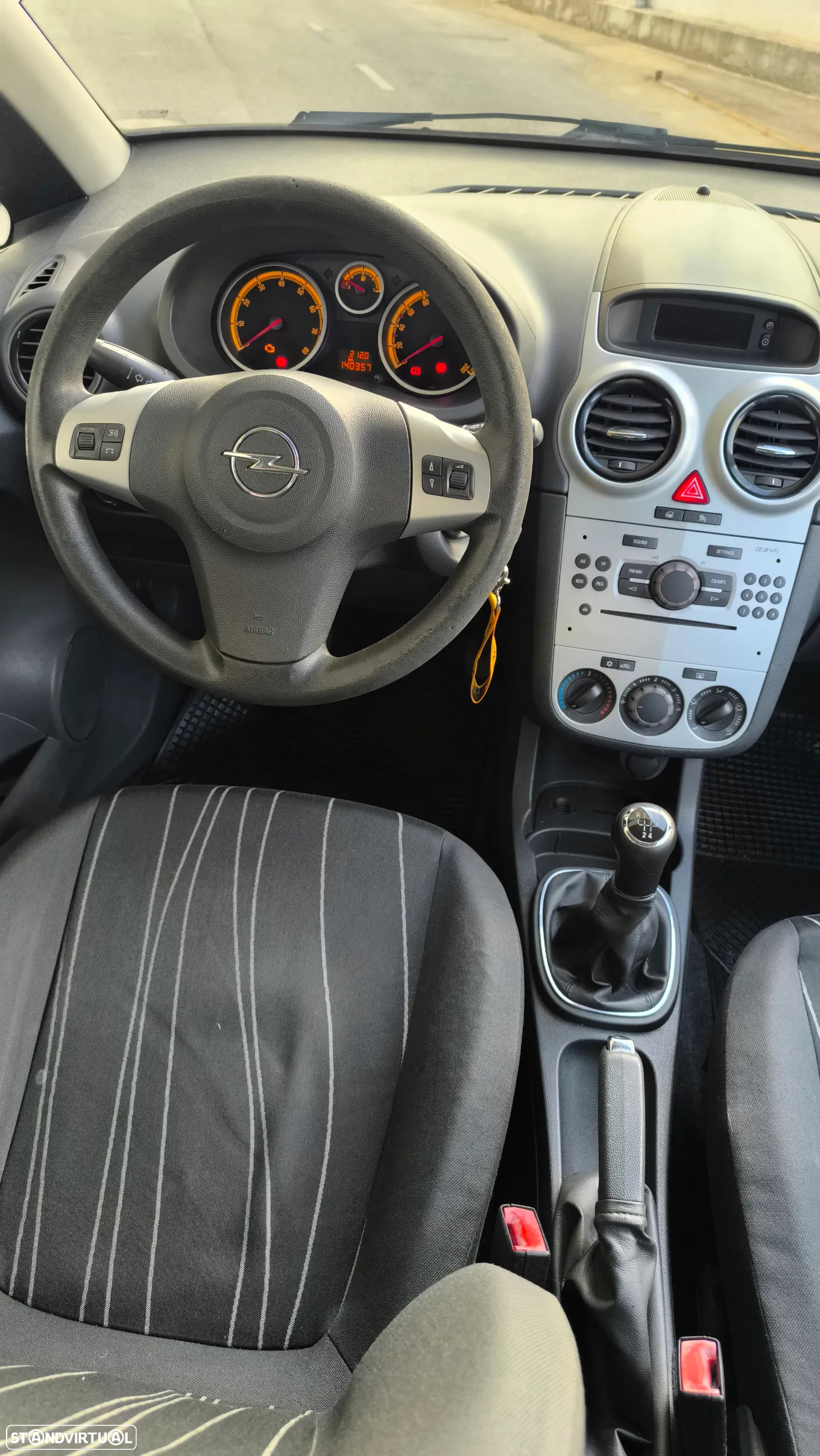 Opel Corsa 1.2 Enjoy - 18